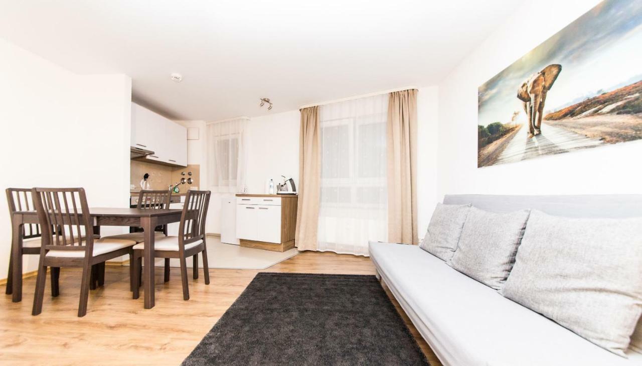 Outlet-Apartment Metzingen Metzingen  Buitenkant foto